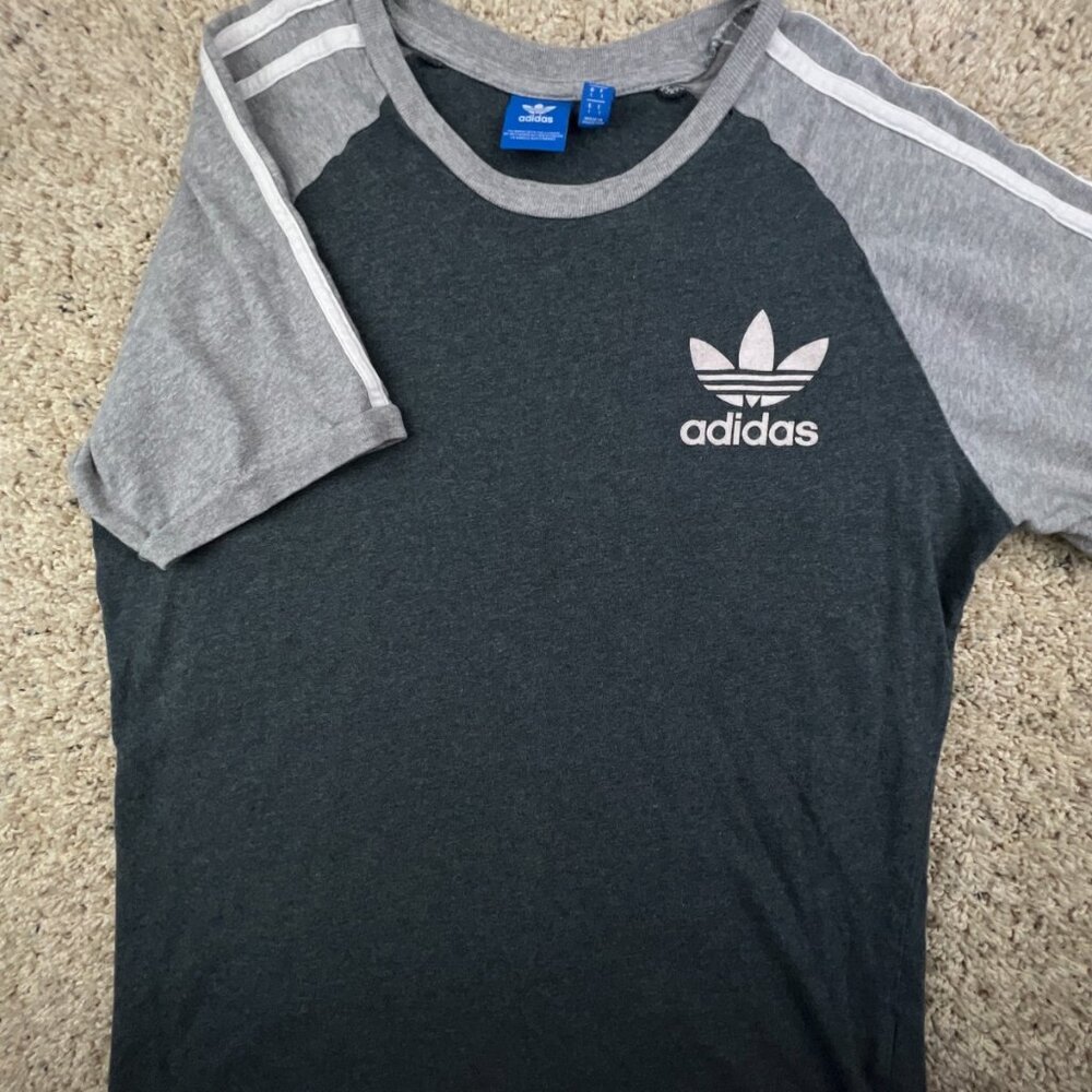 Adidas Men's Gray T-Shirt